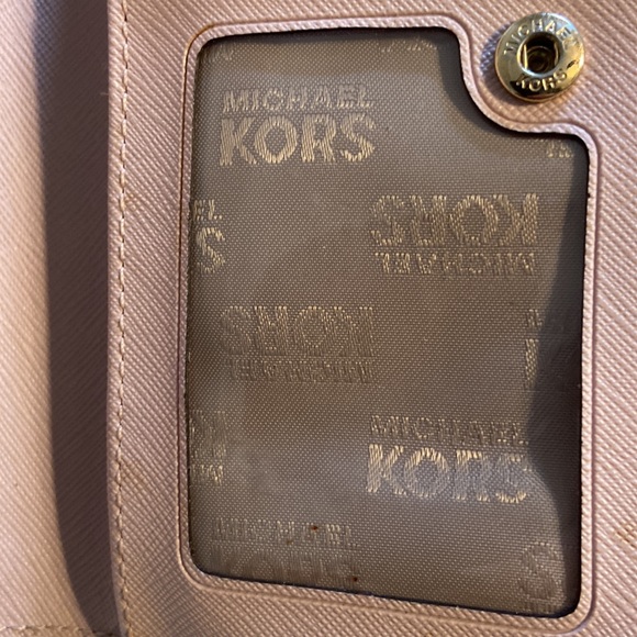 Michael Kors Jet Set Wallet /Phone - Picture 3 of 4